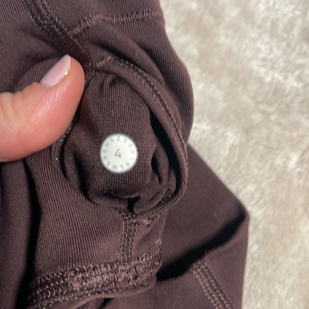 Lululemon Wunder Under full length - Picture 4 of 5